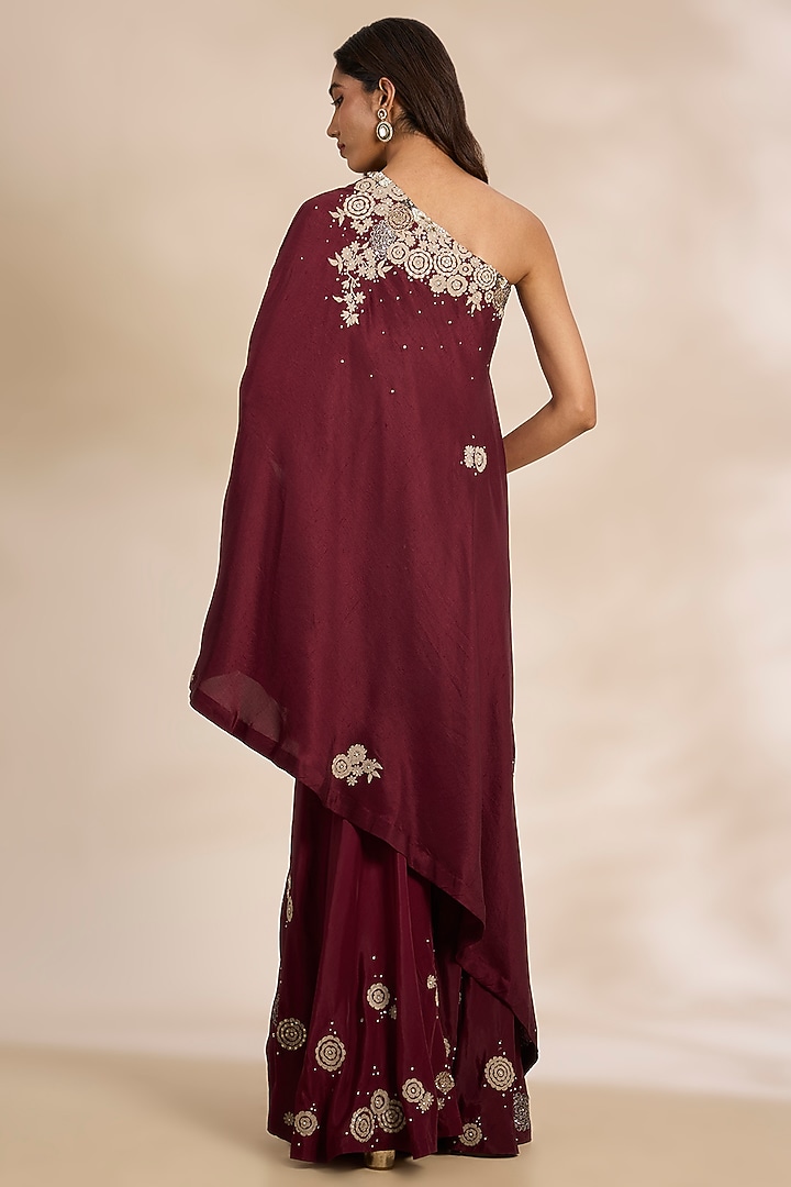 Scarlet Chanderi Silk Resham Embroidered Cape Set by Matsya at Pernia's Pop Up Shop