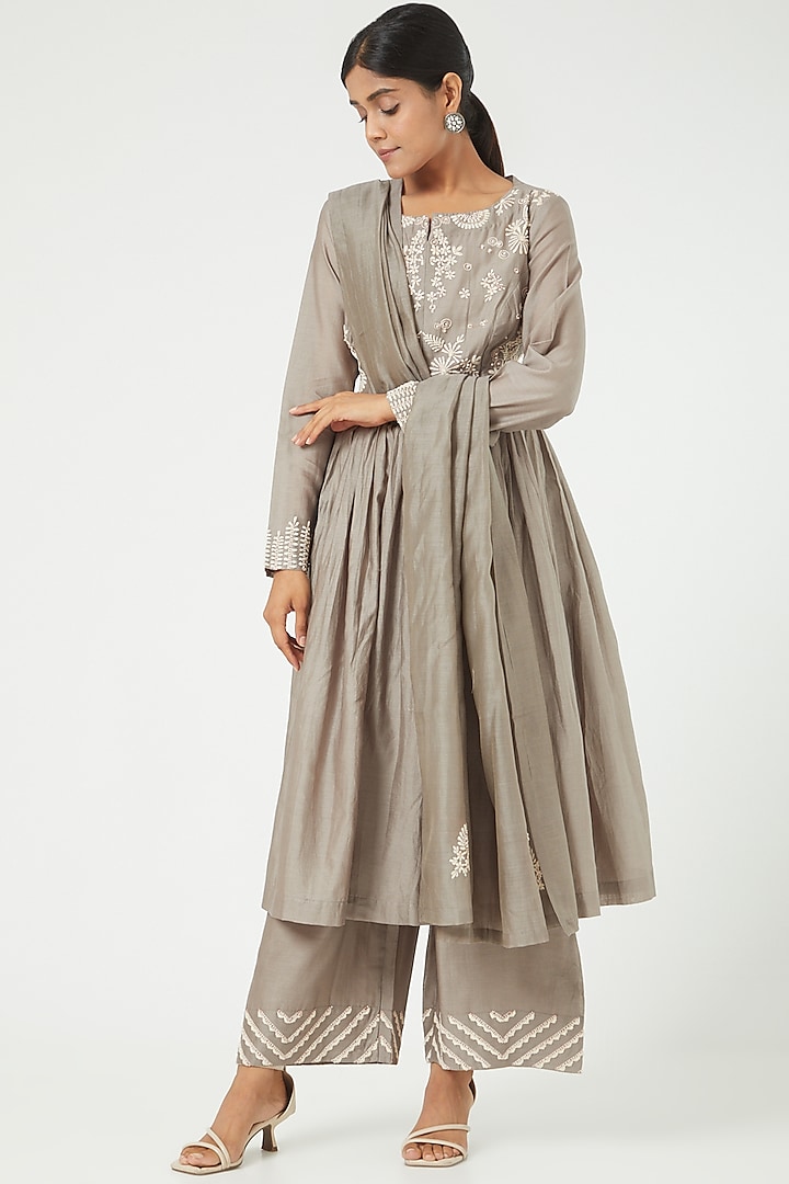 Grey Kurta Set In Chanderi Silk by Matsya at Pernia's Pop Up Shop