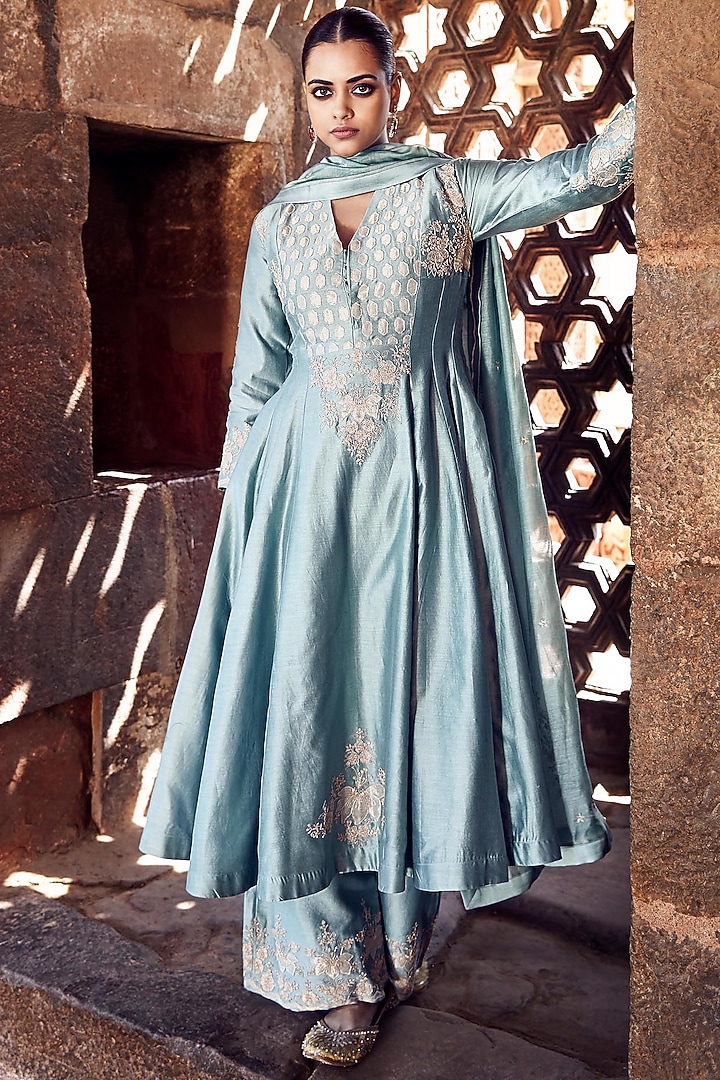 Aqua Chanderi Floral Embroidered Kurta Set by Matsya at Pernia's Pop Up Shop