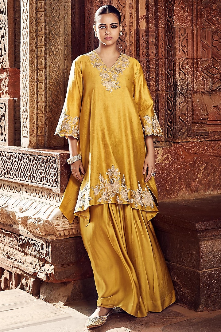 Mustard Chanderi Applique Embroidered Kurta Set by Matsya at Pernia's Pop Up Shop