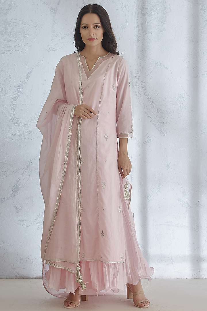 Icy Pink Hand Embroidered Kurta With Dupatta by Mandira Wirk - Indian at Pernia's Pop Up Shop