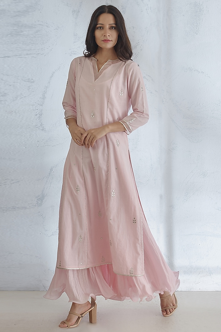 Icy Pink Hand Embroidered Kurta With Dupatta by Mandira Wirk - Indian at Pernia's Pop Up Shop