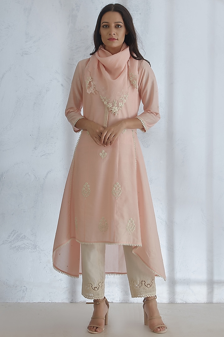 Peach Pearl Embroidered Kurta Set by Mandira Wirk at Pernia's Pop Up Shop