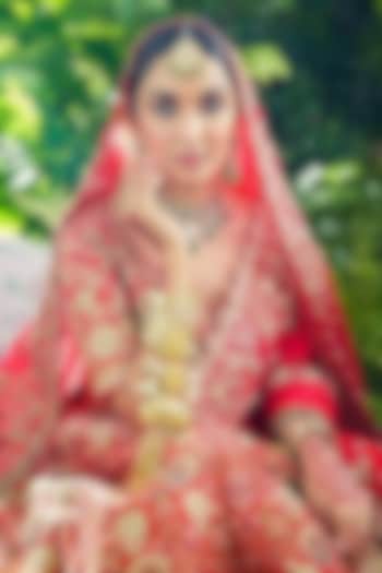 Gold Finish Pearl Maangtikka by Maisara Jewelry at Pernia's Pop Up Shop