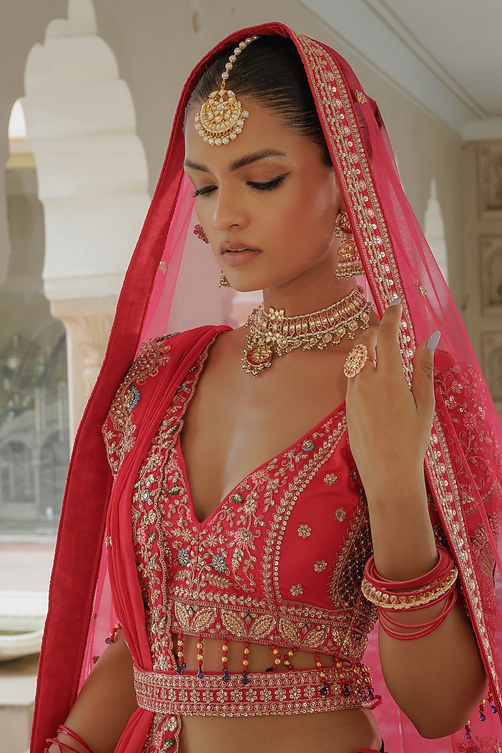 Gold Finish Kundan Polki & Pearl Maang Tikka by Maisara Jewelry at Pernia's Pop Up Shop