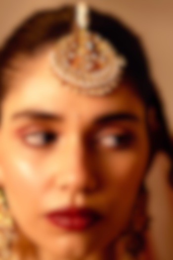 Gold Finish Kundan Polki & Pearl Maang Tikka by Maisara Jewelry at Pernia's Pop Up Shop