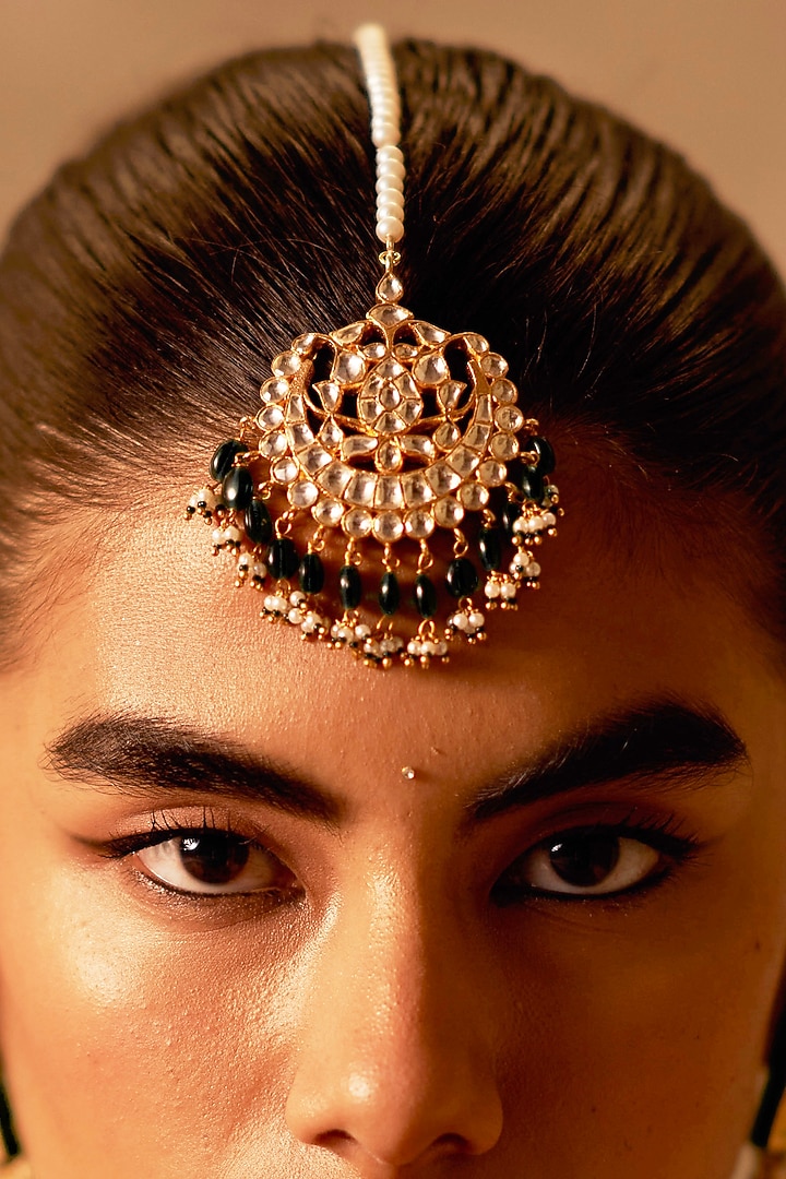 Gold Finish Kundan Polki & Pearl Handmade Jadau Maangtikka by Maisara Jewelry at Pernia's Pop Up Shop