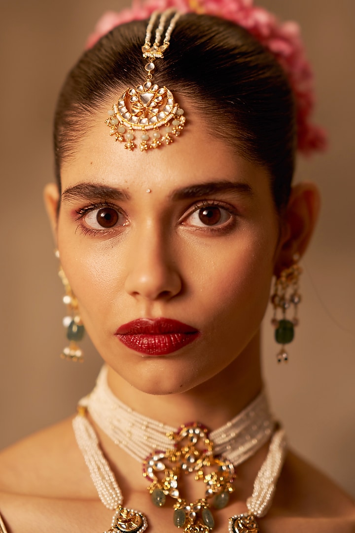 Gold Finish Kundan Polki & Pearl Handmade Jadau Maangtikka by Maisara Jewelry at Pernia's Pop Up Shop
