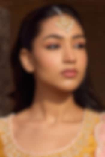 Gold Finish Kundan Polki & Pearl Handmade Jadau Maangtikka by Maisara Jewelry at Pernia's Pop Up Shop