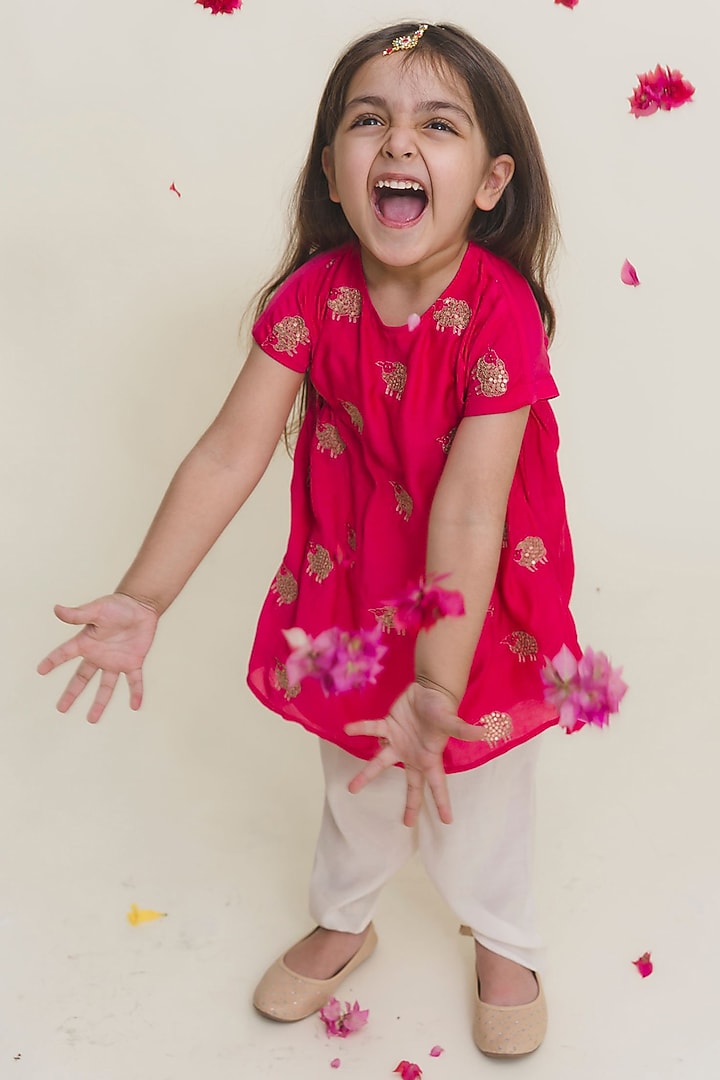 Fuchsia Hand Embroidered Kurta Set For Girls by MR BRAT at Pernia's Pop Up Shop
