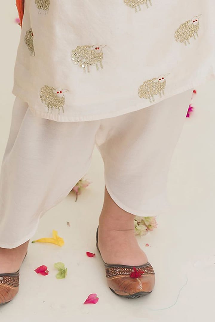 Off-White Hand Embroidered Kurta Set For Girls by MR BRAT at Pernia's Pop Up Shop