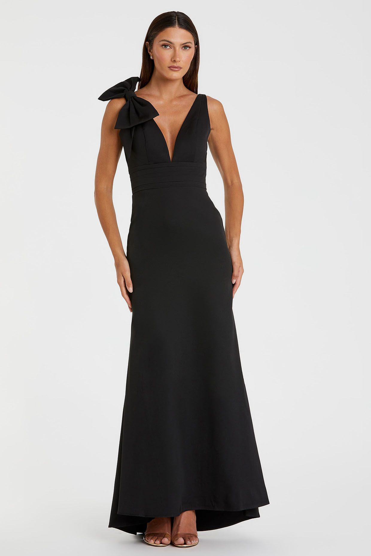 Black Crepe Party Wear Gown by Mac Duggal at Pernia's Pop Up Shop