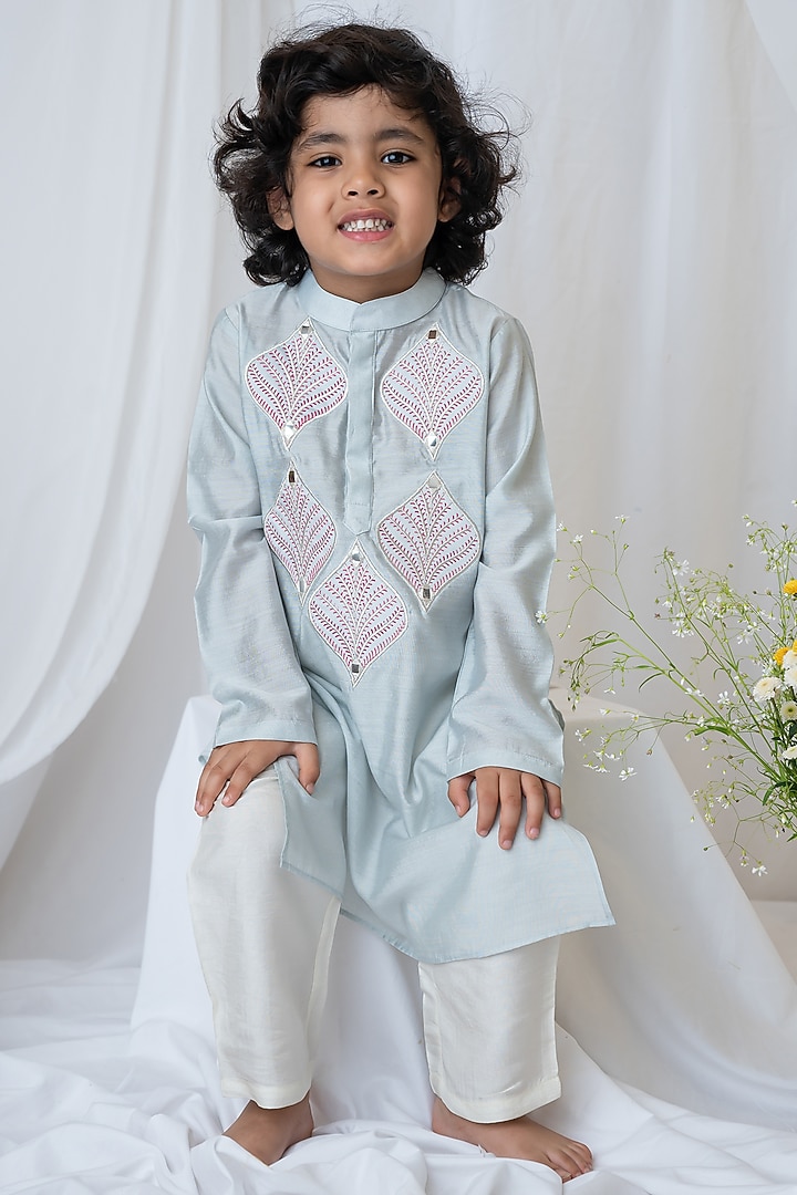 Grey Organic Cotton Applique Embroidered Kurta Set For Boys by Mi Dulce An'ya at Pernia's Pop Up Shop