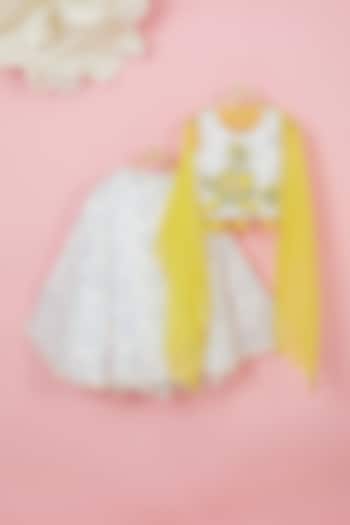 White Organic Cotton Bandhej Printed Lehenga Set For Girls by Mi Dulce An'ya at Pernia's Pop Up Shop