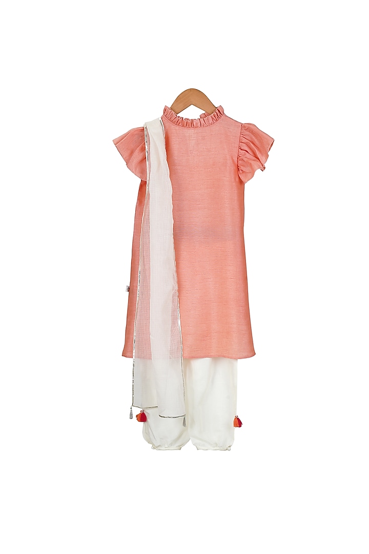 Blush Pink Embroidered Kurta Set For Girls by Mi Dulce An'ya at Pernia's Pop Up Shop