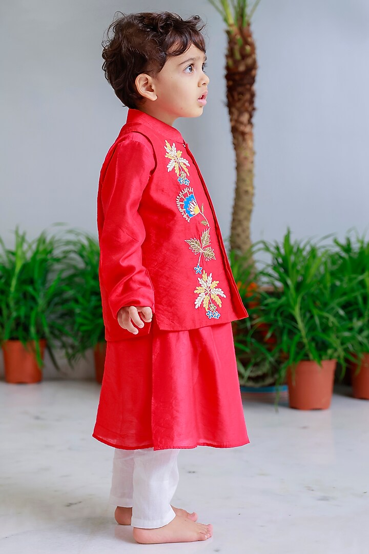 Red Handwoven Chanderi Hand Embroidered Bandhgala Set For Boys by Mi Dulce An'ya at Pernia's Pop Up Shop