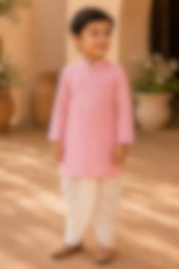 Bubblegum Pink Handwoven Chanderi Pintuck Kurta Set For Boys by Mi Dulce An'ya at Pernia's Pop Up Shop