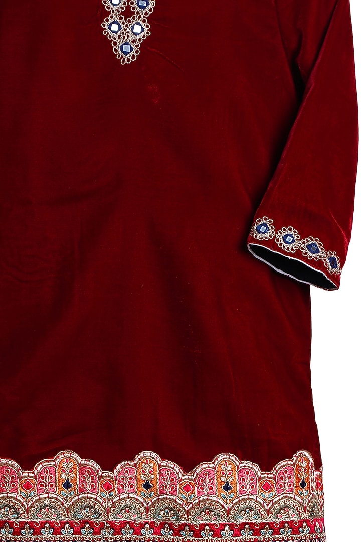 Maroon Embroidered Kurta Set For Girls by Mi Dulce An'ya at Pernia's Pop Up Shop