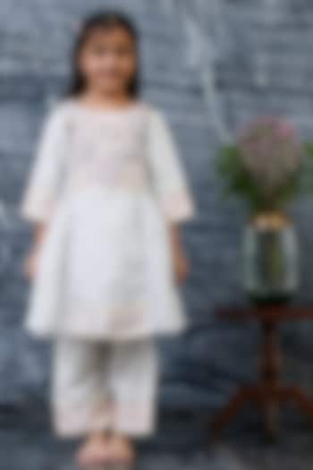 Silver Pure Tissue Kurta Set For Girls by Mi Dulce An'ya at Pernia's Pop Up Shop
