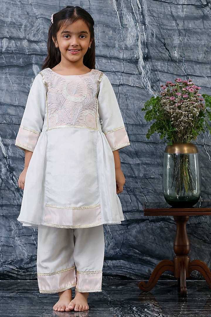 Silver Pure Tissue Kurta Set For Girls by Mi Dulce An'ya at Pernia's Pop Up Shop