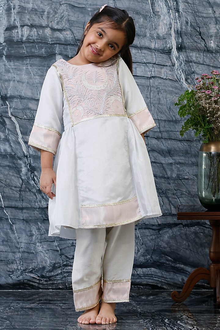 Silver Pure Tissue Kurta Set For Girls by Mi Dulce An'ya at Pernia's Pop Up Shop