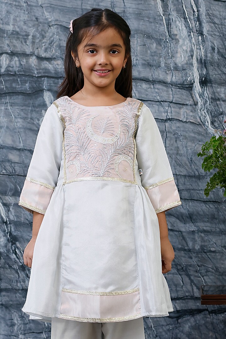 Silver Pure Tissue Kurta Set For Girls by Mi Dulce An'ya at Pernia's Pop Up Shop