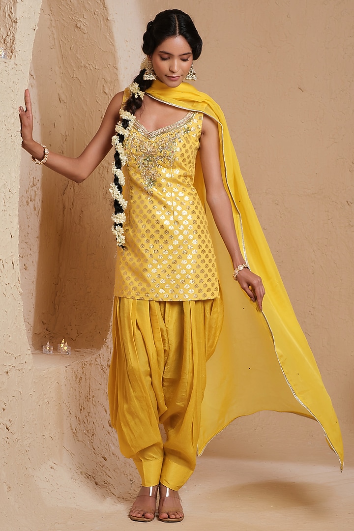 Mustard Yellow Chanderi Brocade Sequins Embroidered Kurta Set by Muditaa By Urmila at Pernia's Pop Up Shop