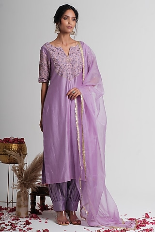 Lavender Pure Silk Chanderi Hand Embroidered Kurta Set by Muditaa By Urmila