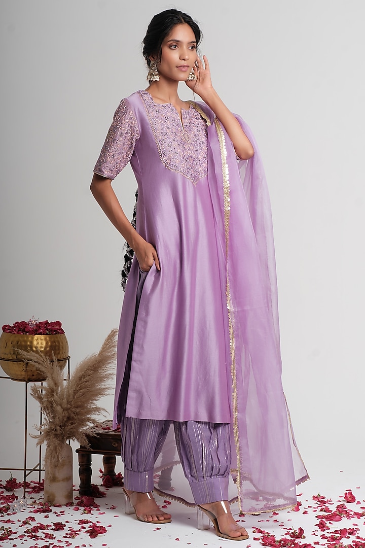 Lavender Pure Silk Chanderi Hand Embroidered Kurta Set by Muditaa By Urmila at Pernia's Pop Up Shop
