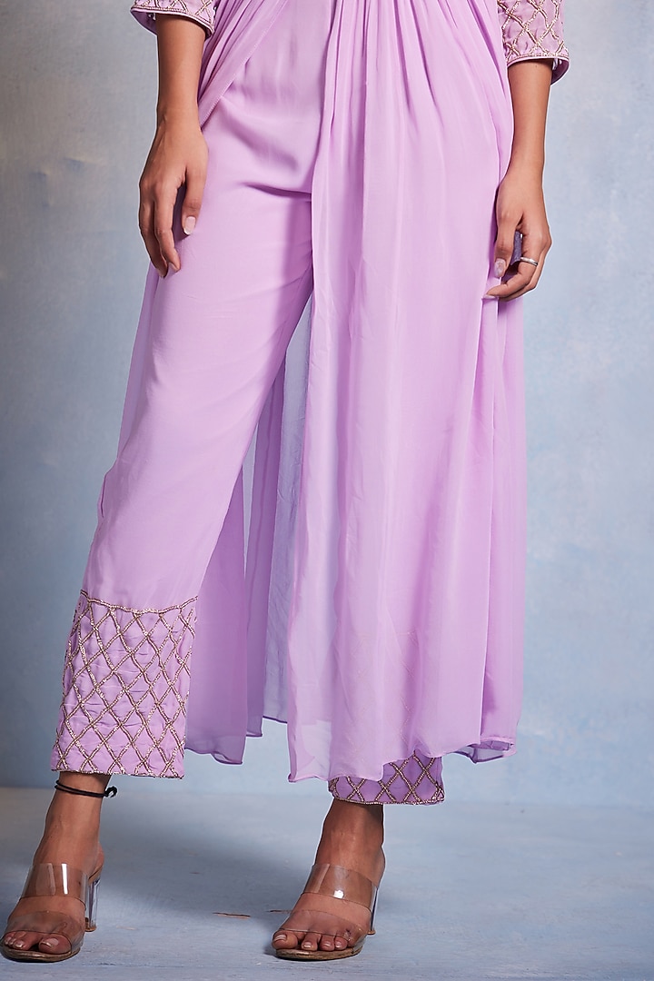 Lilac Georgette Resham Hand Embroidered Kurta Set by Muditaa By Urmila at Pernia's Pop Up Shop