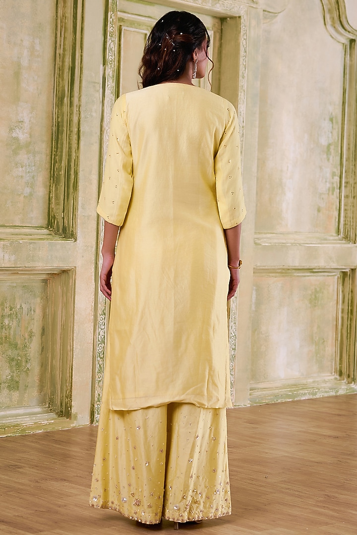 Butter Yellow Chanderi Silk Embroidered Kurta Set by Muditaa By Urmila at Pernia's Pop Up Shop