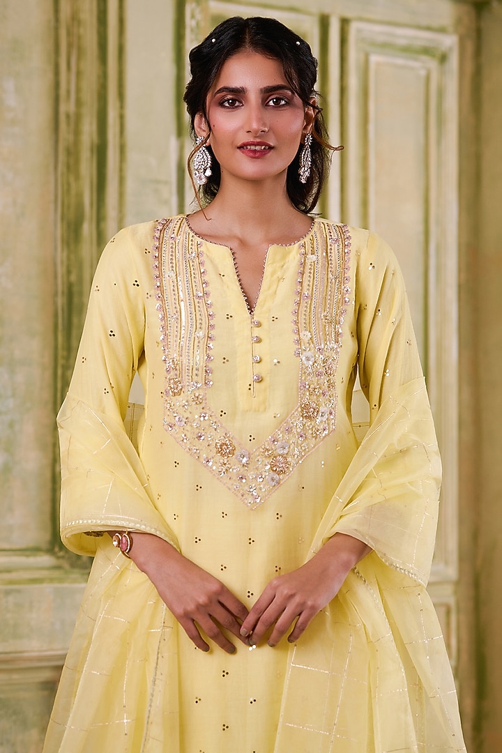 Butter Yellow Chanderi Silk Embroidered Kurta Set by Muditaa By Urmila at Pernia's Pop Up Shop