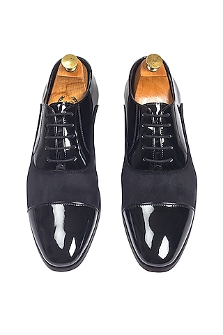 Brown Patent Velvet Leather Lace-Up Oxford Shoes by Modello Domani