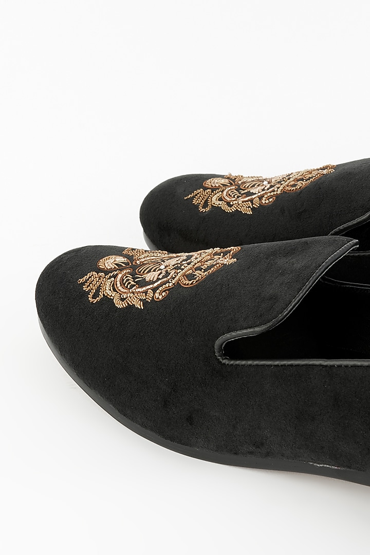 Slate Grey Velvet Handcrafted Slip-On Juttis by Modello Domani at Pernia's Pop Up Shop
