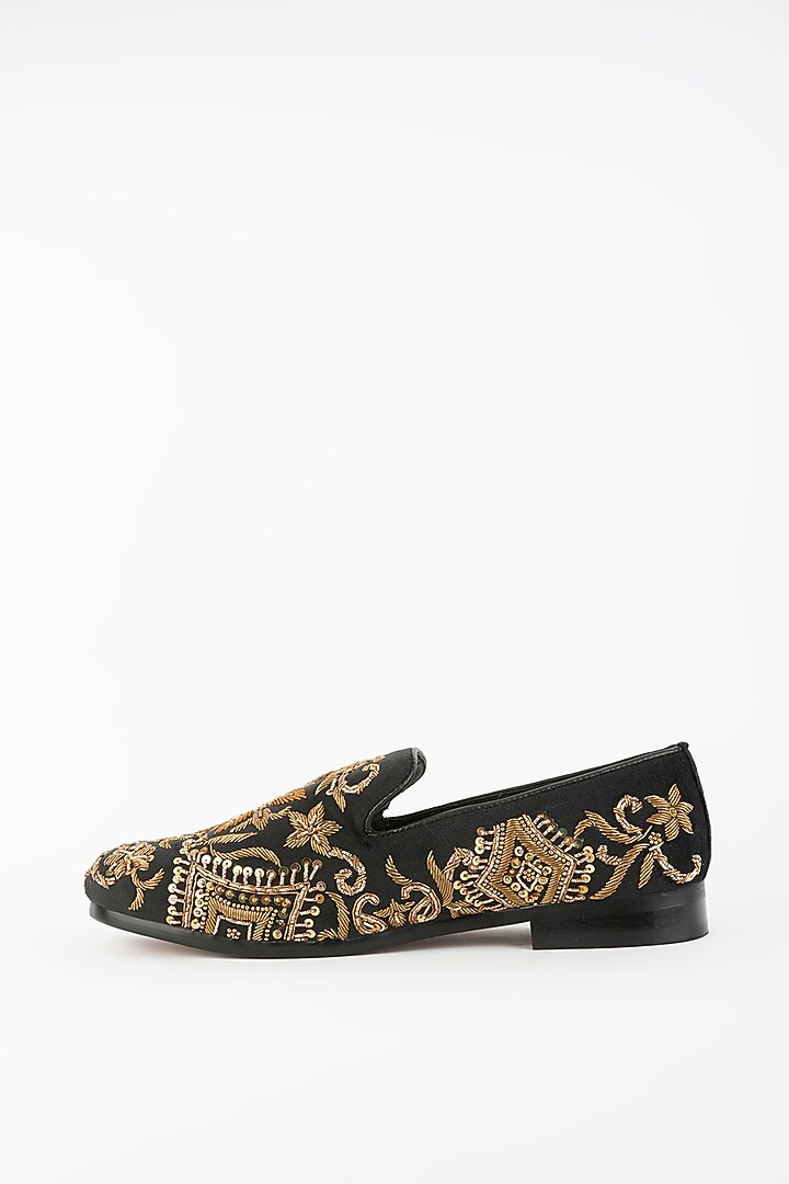 Black Zardosi Embroidered Slip-On Juttis by Modello Domani at Pernia's Pop Up Shop