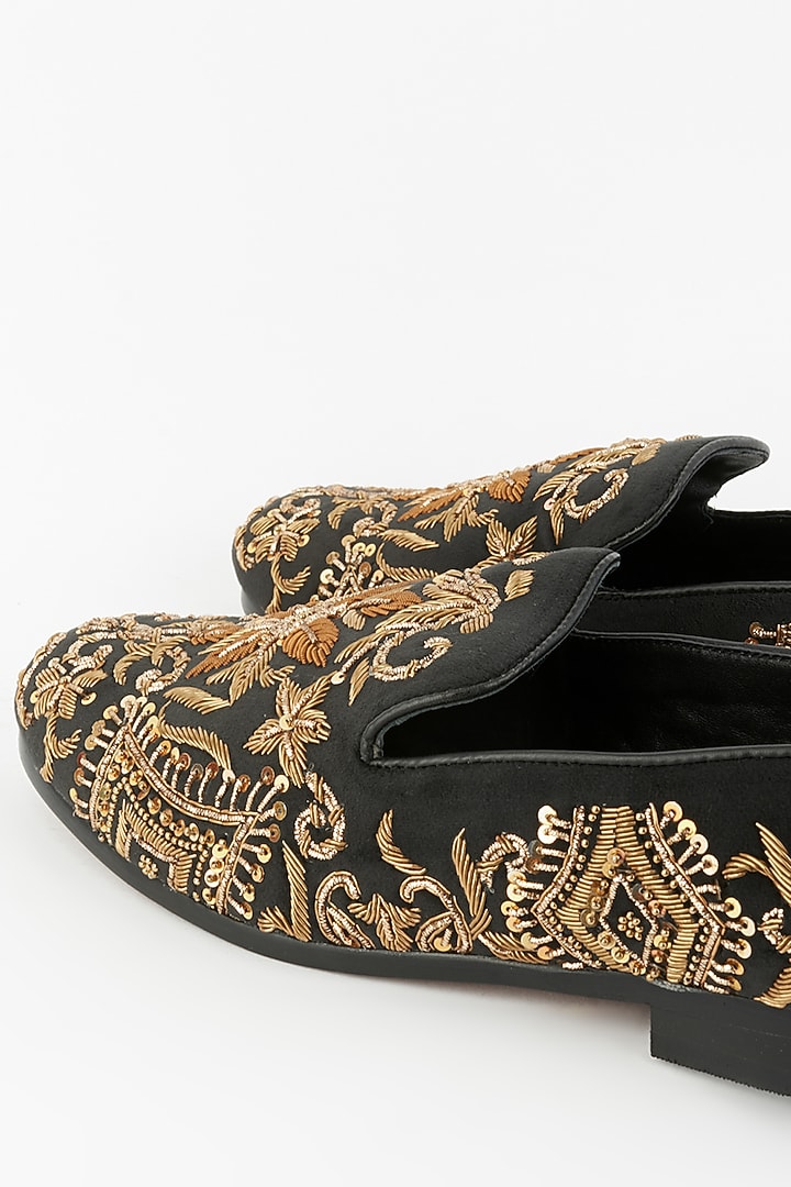 Black Zardosi Embroidered Slip-On Juttis by Modello Domani at Pernia's Pop Up Shop