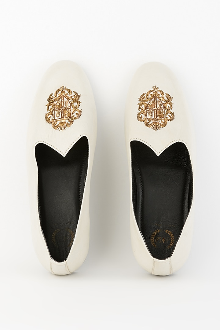 Ivory Handcrafted Juttis by Modello Domani