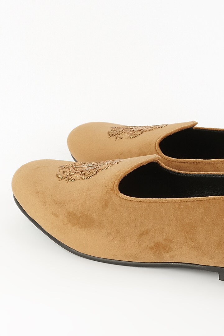 Camel Brown Handcrafted Juttis by Modello Domani at Pernia's Pop Up Shop