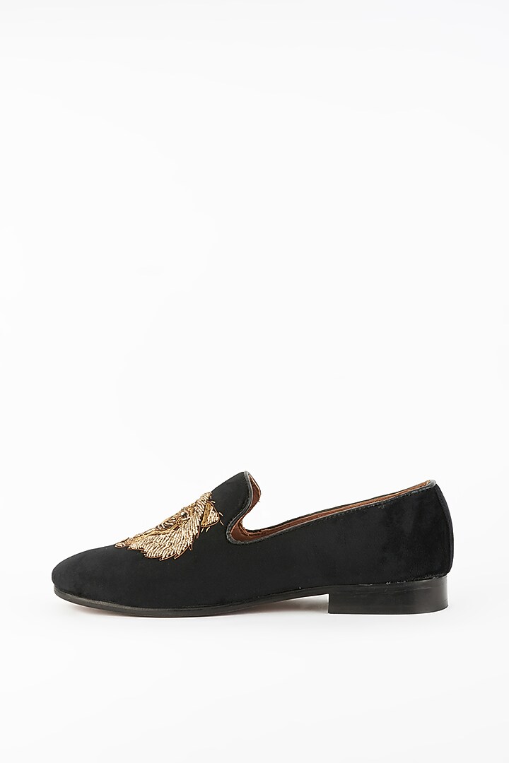 Black Handcrafted Slip-On Juttis by Modello Domani at Pernia's Pop Up Shop