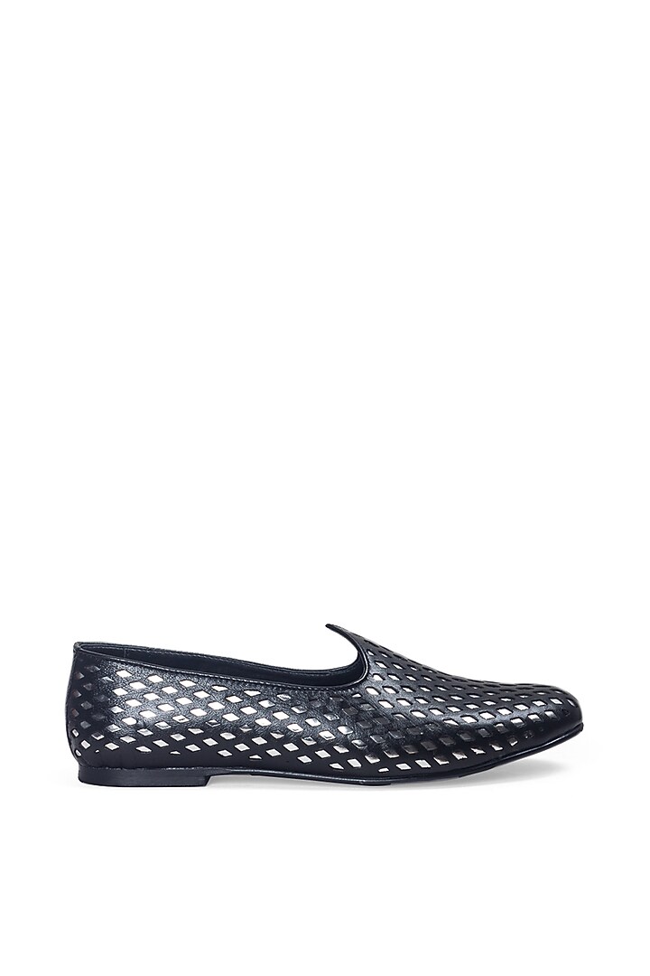 Black Leather Juttis by Modello Domani at Pernia's Pop Up Shop