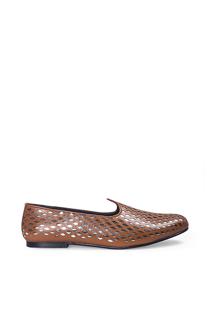 Tan Leather Juttis by Modello Domani at Pernia's Pop Up Shop