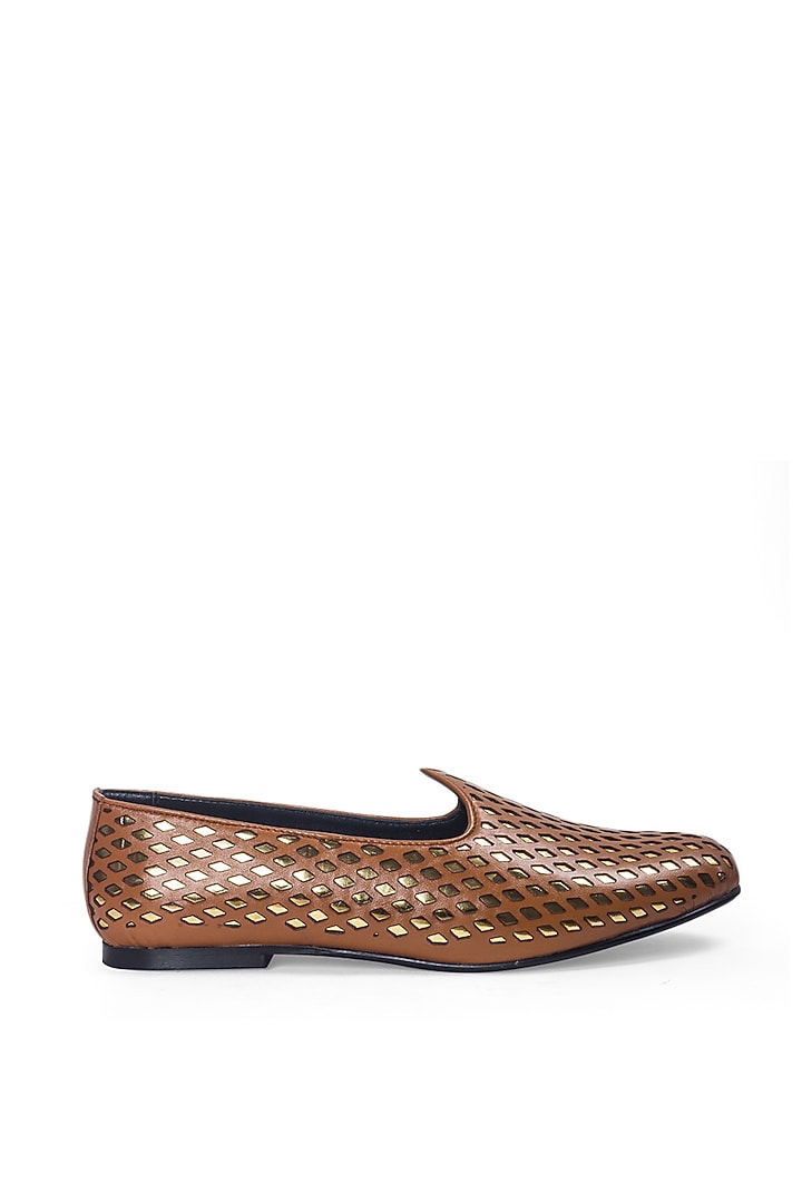 Tan Leather Juttis by Modello Domani at Pernia's Pop Up Shop