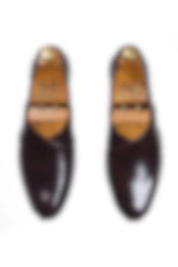 Brown Synthetic Leather Peshawari Slip-Ons by Modello Domani