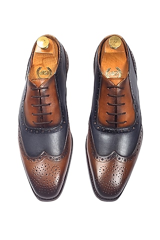green emerald velvet dress Black Color Hand Embroidered Loafers For Men main image 1