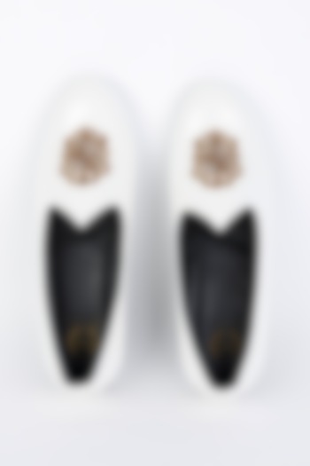 White Embroidered Handcrafted Slip-Ons by Modello Domani