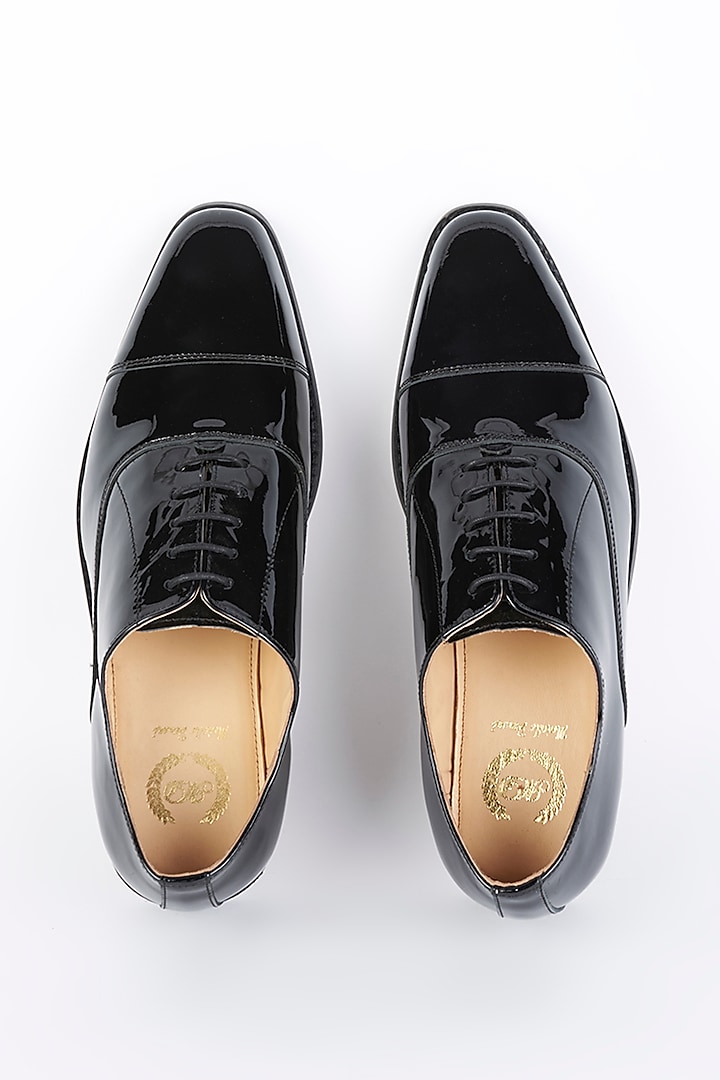 Black Patent Leather Handcrafted Shoes by Modello Domani