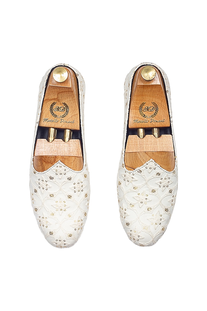 Off-White Cotton Handcrafted Lucknowi Juttis by Modello Domani at Pernia's Pop Up Shop