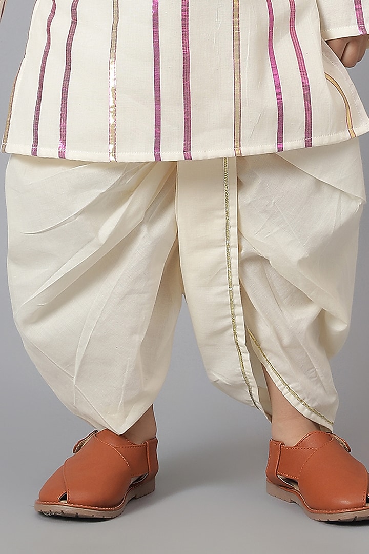 Off-White Cotton Kurta Set For Boys by Mudkid at Pernia's Pop Up Shop