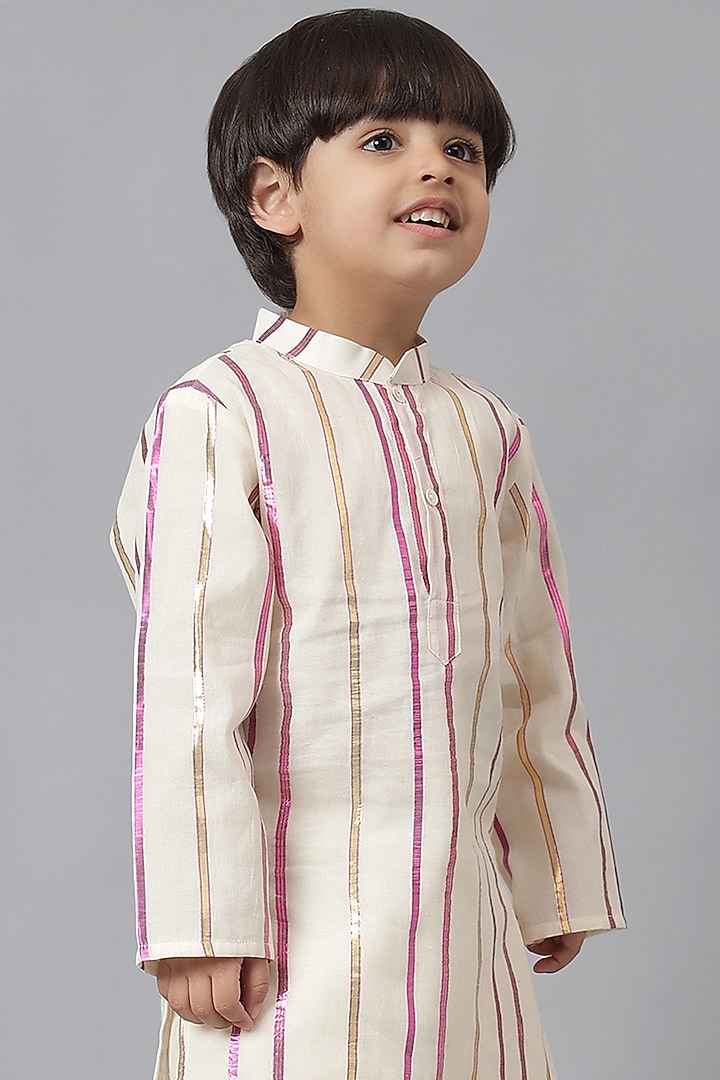 Off-White Cotton Kurta Set For Boys by Mudkid at Pernia's Pop Up Shop