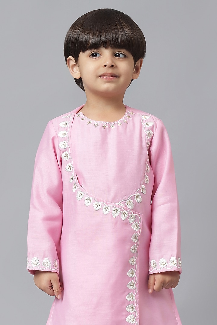 Pink Cotton Embroidered Kurta Set For Boys by Mudkid at Pernia's Pop Up Shop